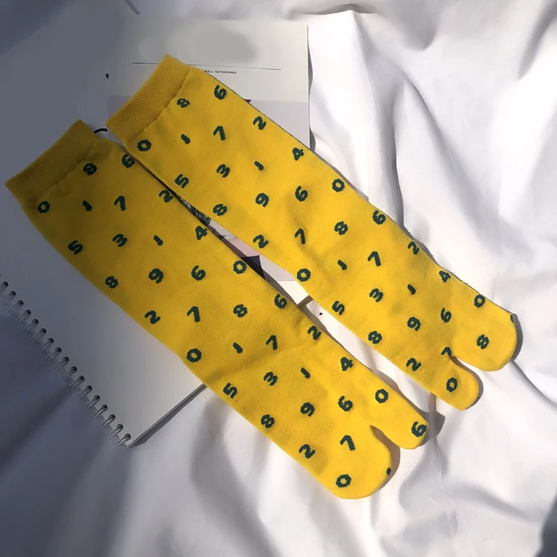 

Breathable Two-Toe Socks Middle Tube Socks Chic Absorbs Sweat Tabi Socks Combed Cotton Colorful Numbers Split Toe Socks