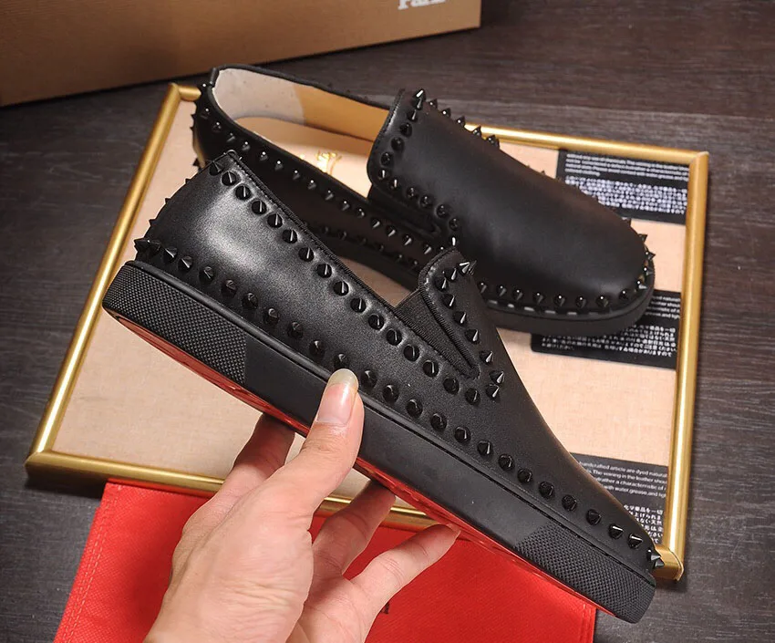 Черные туфли на шнуровке с заклепками наивысшего качества модные красной