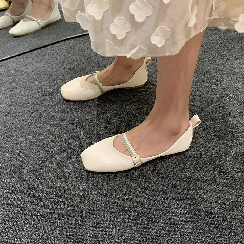 

Fairy style single shoes female 2019 new fashion wild flat square square simple scoop shoes