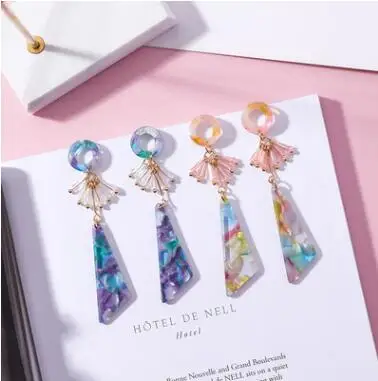 2018 новый элегантный красочный акриловый Треугольник длинные серьги для женщин