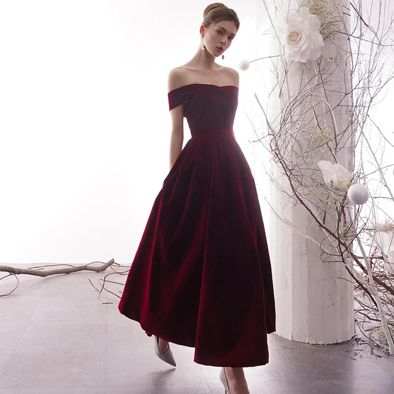 Вельветовое платье на шнуровке с открытыми плечами без бретелек винтажное