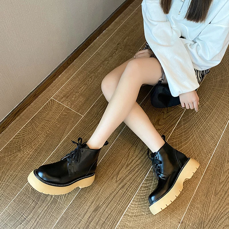 

Original Brand Design Autumn Winter Models Fashion Vintage Martin Ladies Boots Lace-up Boots British Style Small Leather Shoes