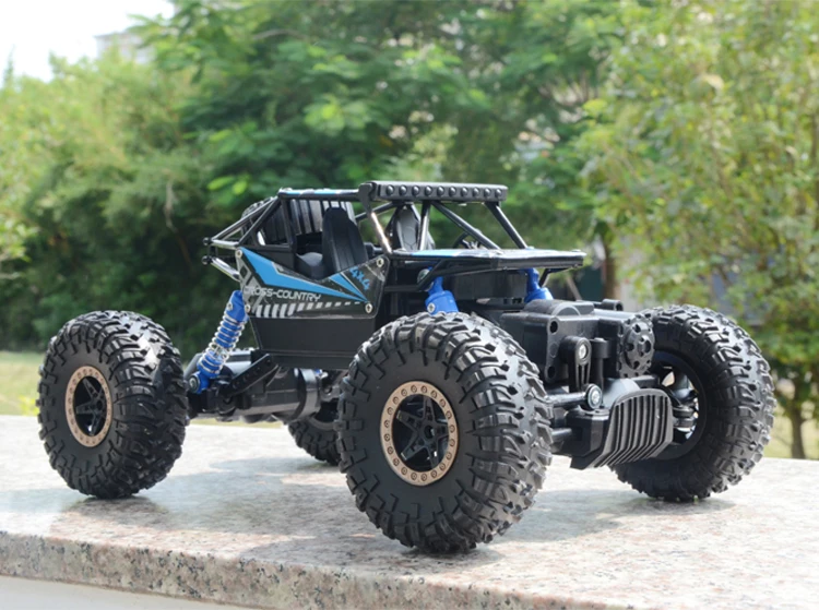 Полноприводный Радиоуправляемый автомобиль 1:18 2 4G с дистанционным управлением
