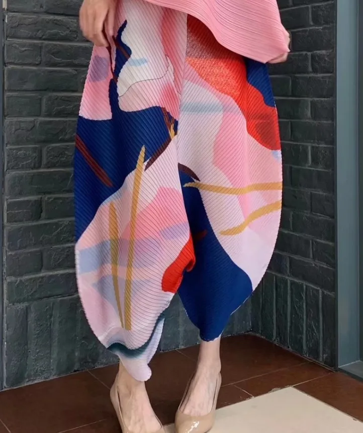 Лидер продаж модная футболка миаке с коротким рукавом и круглым вырезом + брюки