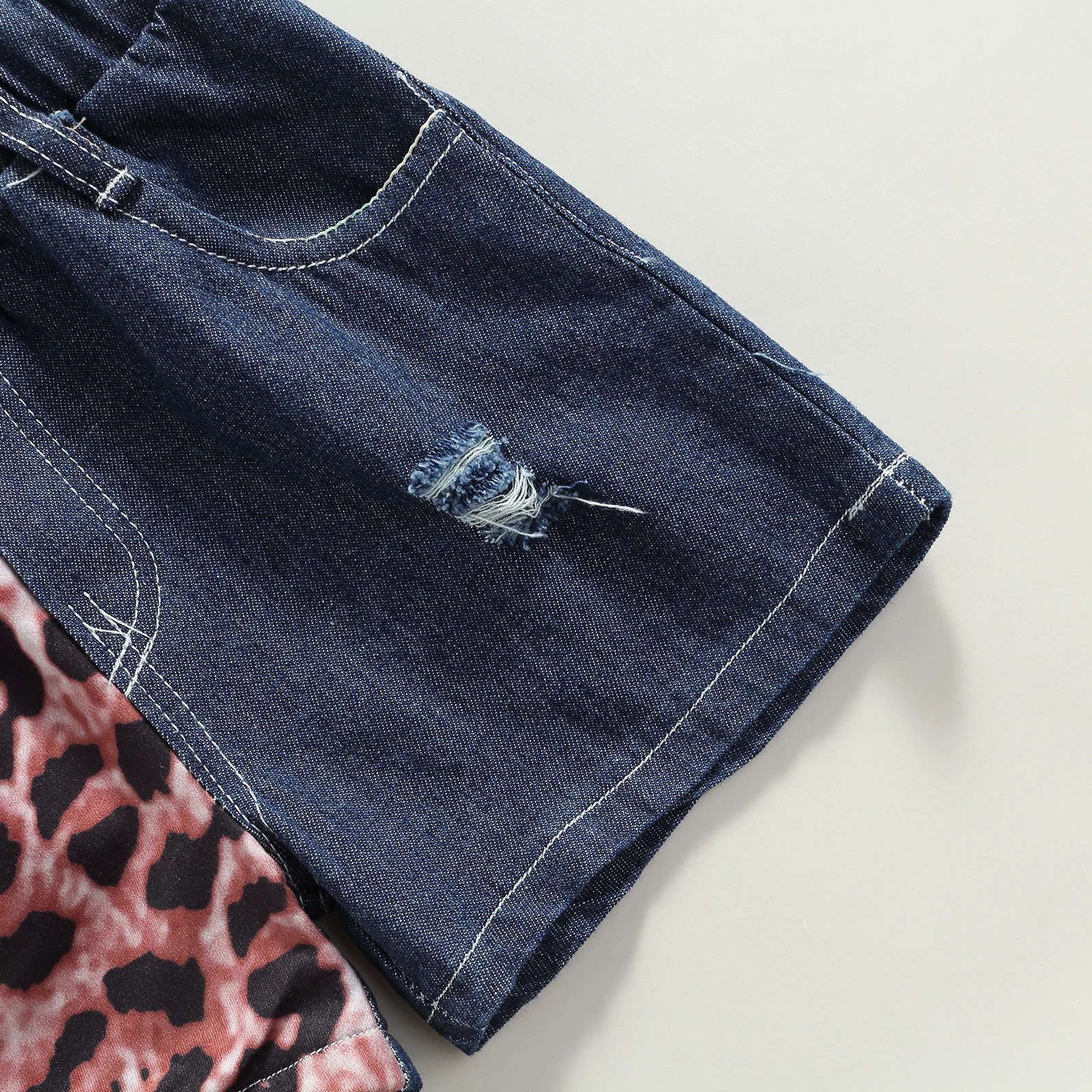 

2 Pieces Kids Suit Set, Leopard Round Neck Sleeveless Pullover+ Short Pants for Toddler Girls