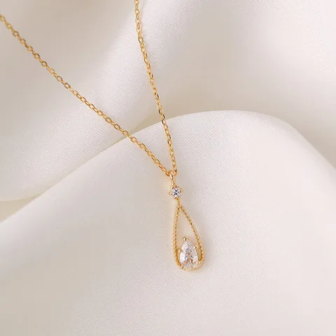 Хрустальное ожерелье в форме капли воды для женщин Простой корейский дизайн Сияющий геометрический циркон кулон до ключиц звено, светлый роскошные женские ювелирные изделия