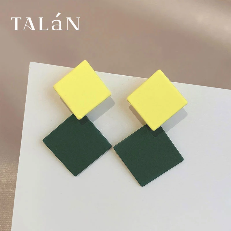 

Желтые зеленые серьги-патчи с бриллиантами, женские серьги-гвоздики в стиле ретро с особым дизайном, модные серьги в стиле интернет-знамени...