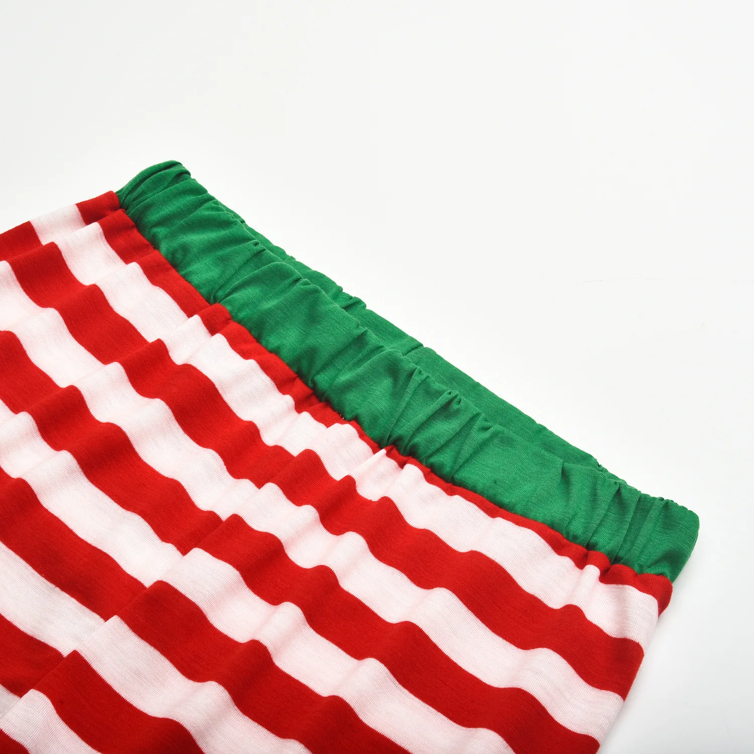 Зеленые рубашки с принтом + красные полосатые штаны одинаковые пижамы для всей