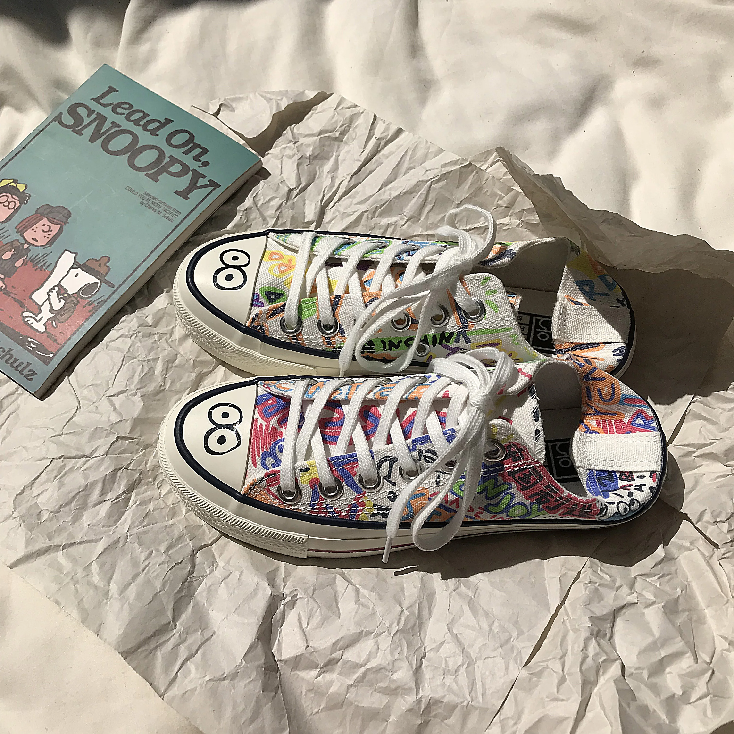 

Women Sneakers Hand Printed Canvas Shoes Outdoor Casual Trend Girls Sneakers 2021 New Arrival Flat Women Graffiti Sneakers