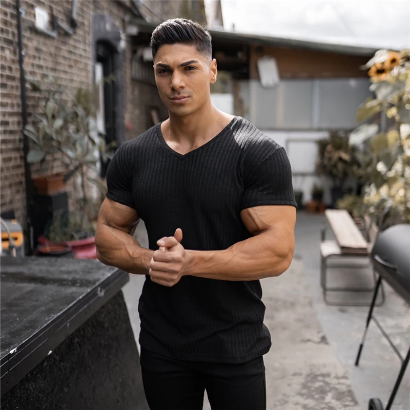 

2020 Summer Fitness Mens T Shirt Thin Knitted Pullover Sweaters Solid vertical stripes V Neck Short sleeve Knitwear Top Tees