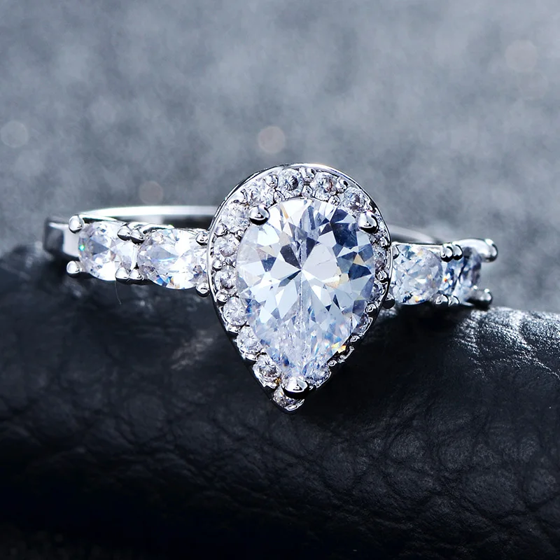 Модное ювелирное изделие Свадебное женское кольцо с фианитом капля воды простой