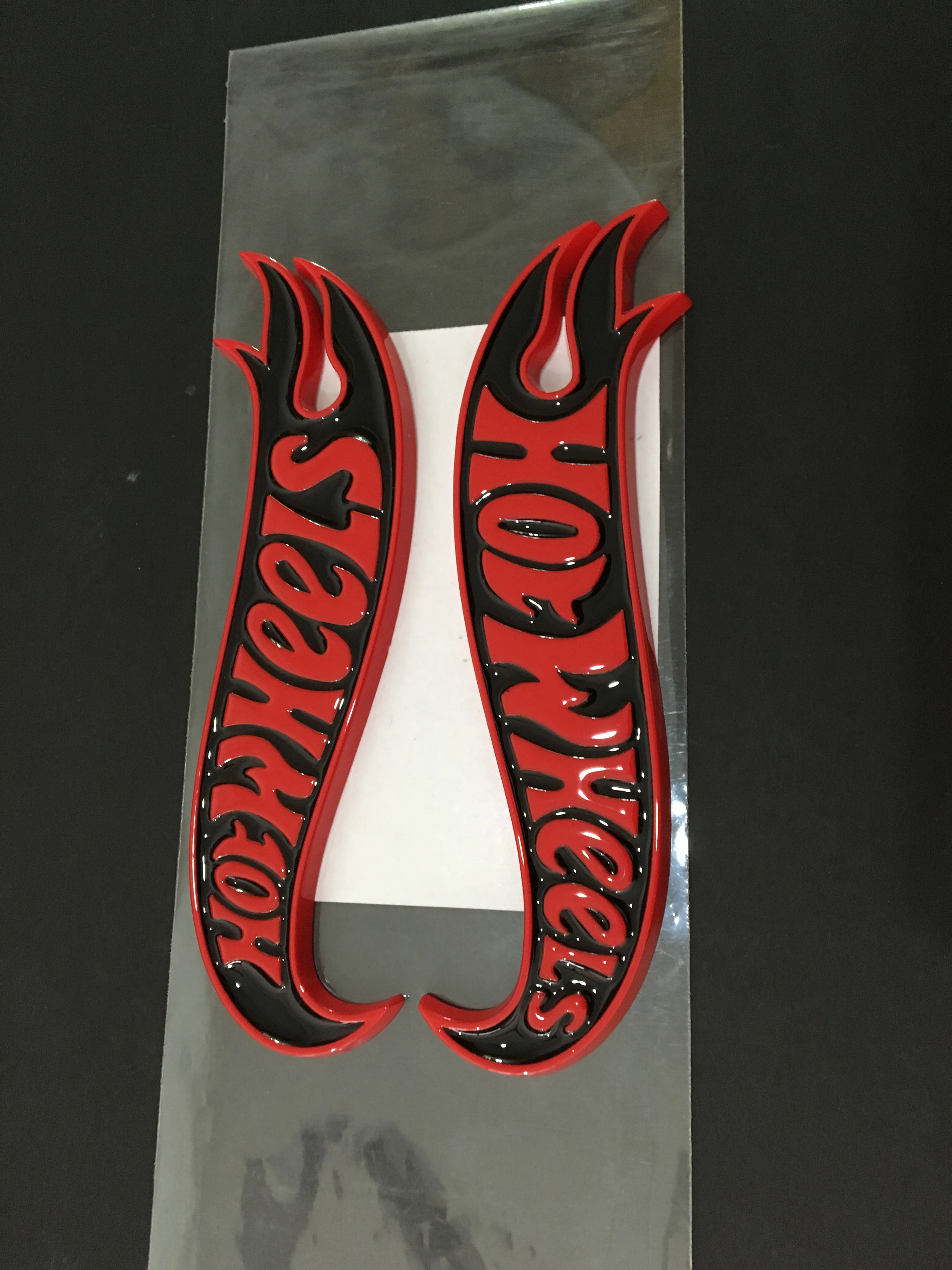 1pair red &amp black Hot Wheels Flames Emblem Badge Rod Mustang Camaro | Автомобили и мотоциклы