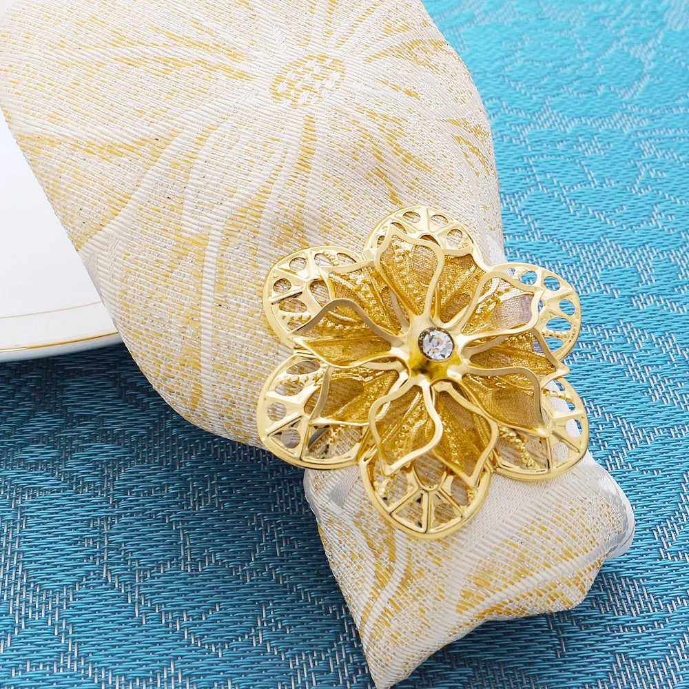 

1pcs Hollow Out Flower Napkin Rings Wedding Banquet Dinner Party Birthdays Family Gatherings Table Decor Napkin Holder