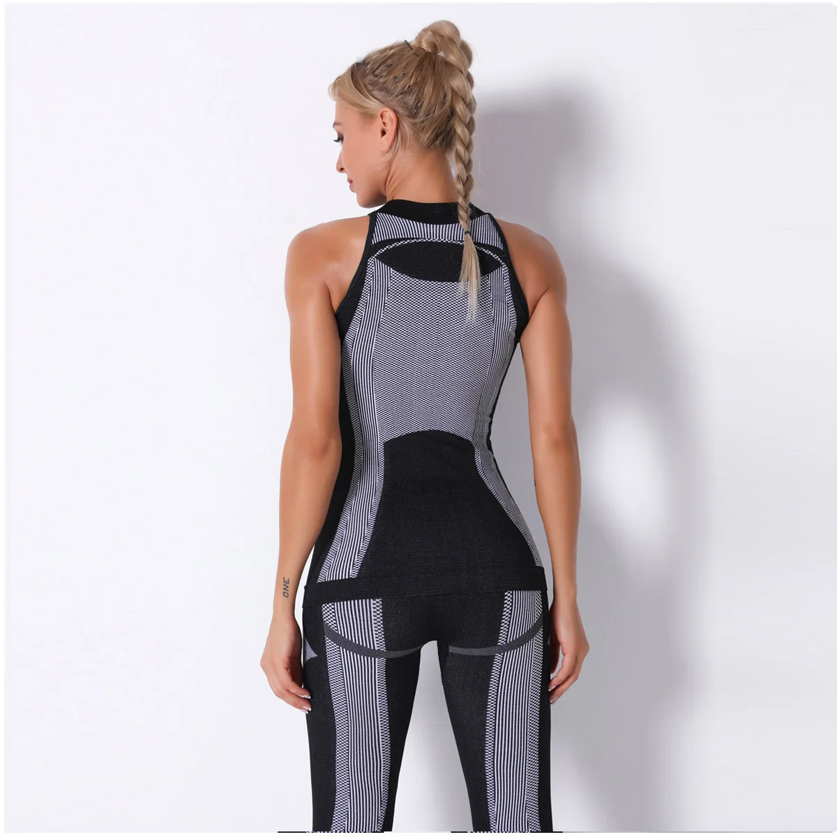 

Seamless knitted breathable moisture wicking sexy vest yoga wear women's sports running fitness top