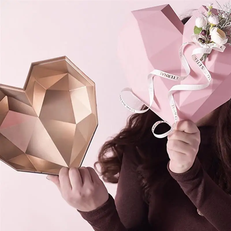 

Style High-End Birthday Gift Diamond Heart Shape Flower Box Rose Gold Color Inner Flower Packaging Box Gift Box