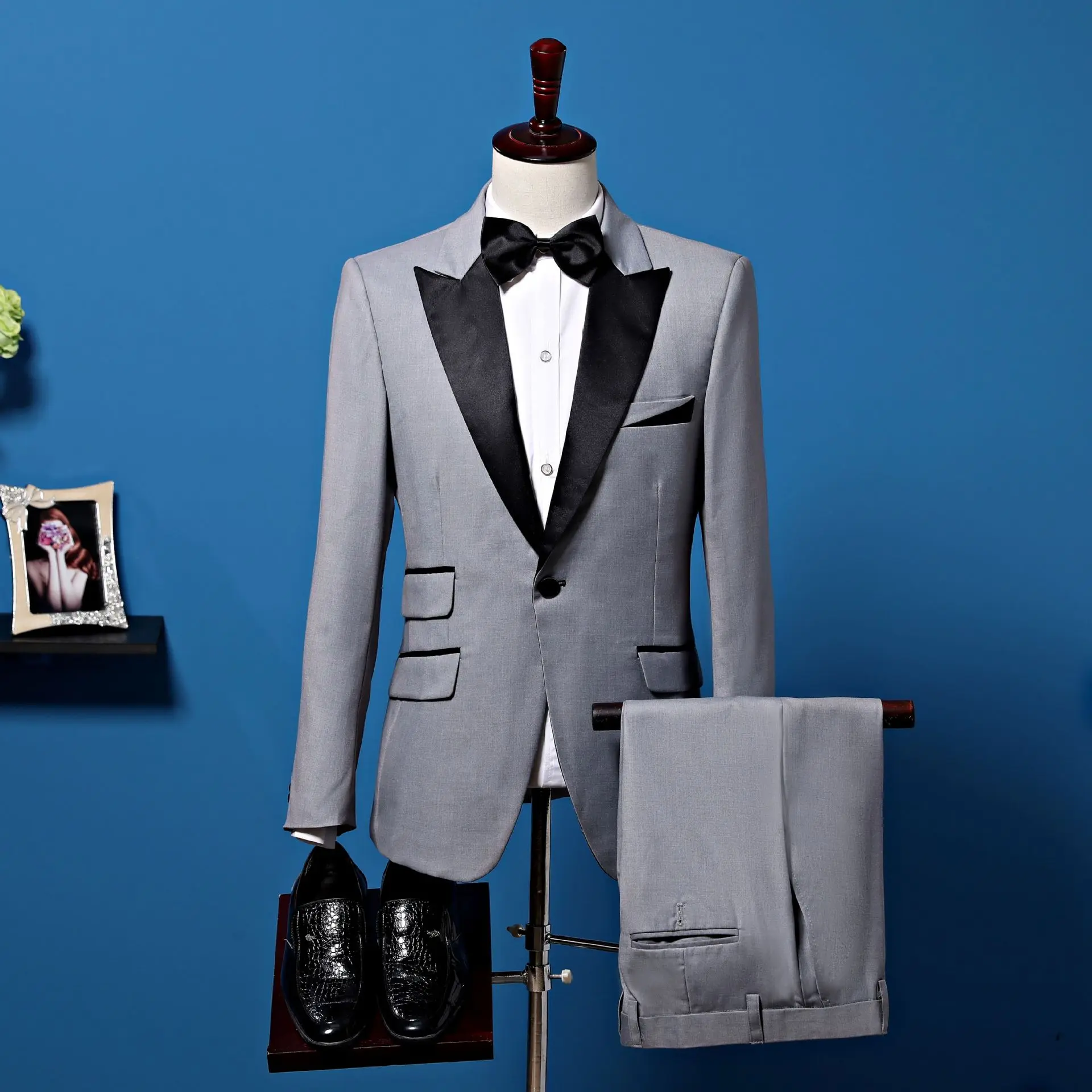 

Men's Peak-Lapel Suit Grey Casual Suit Wedding Host Dress Singers Chorus Performance Dress/ suits for men burgundy