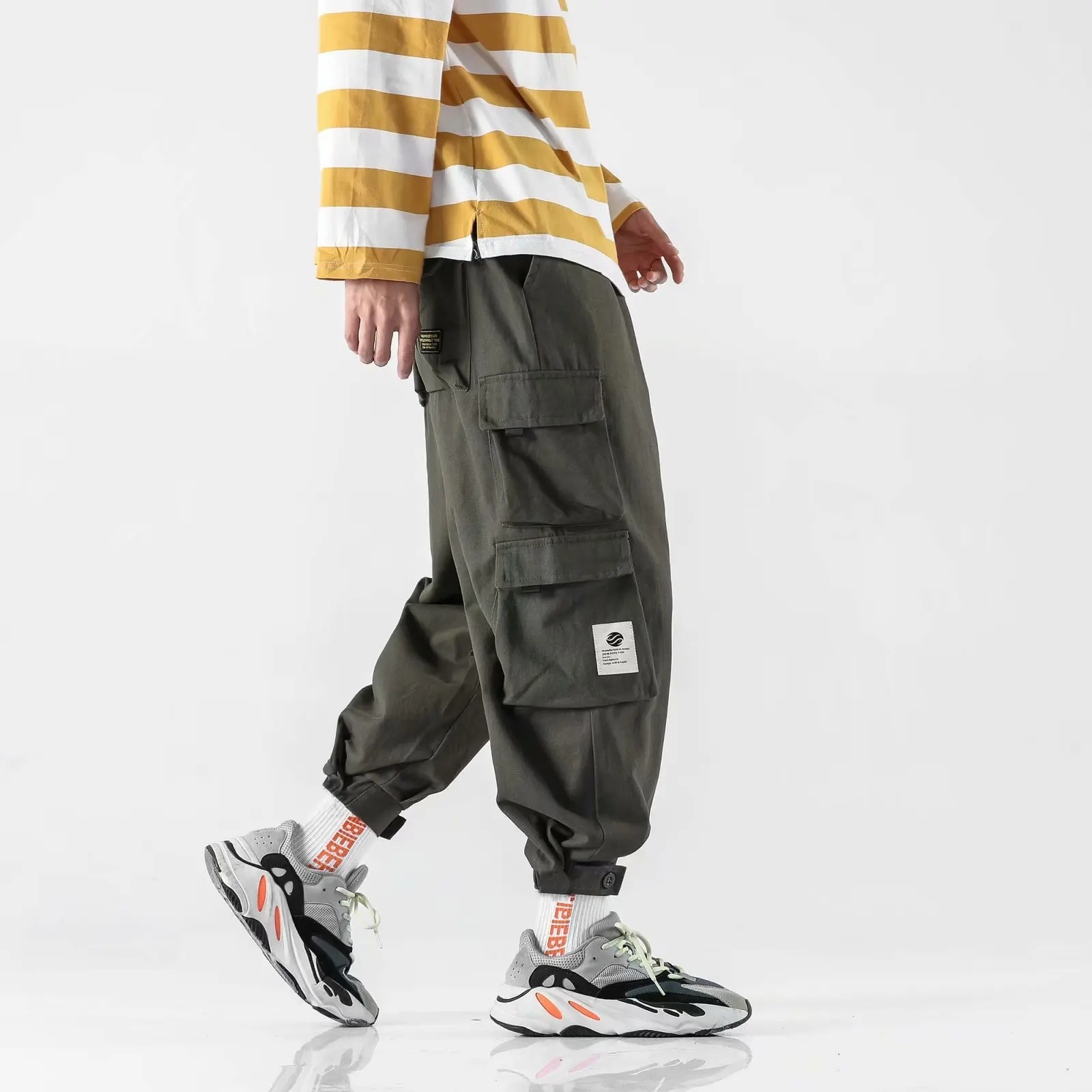 

2021 men's pants trend solid color men's casual men's students solid color beam feet pocket overalls men