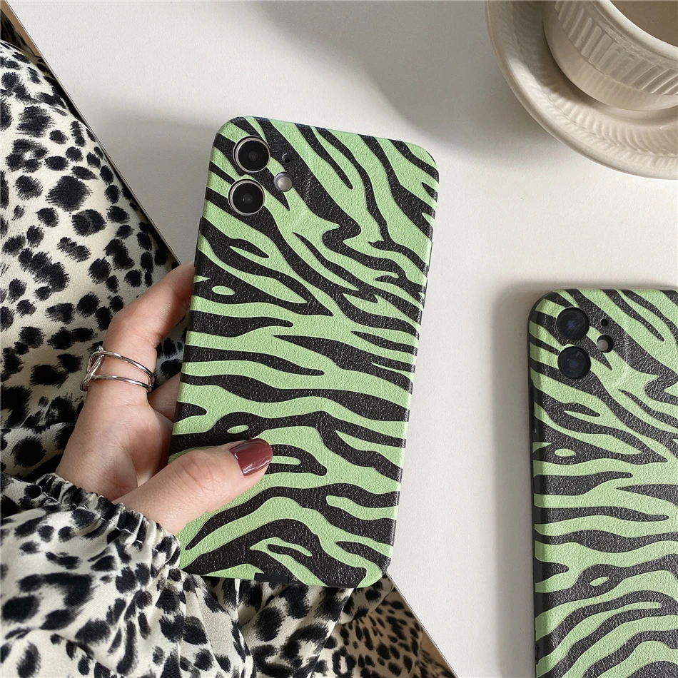 

Luxury Green Zebra Pinto Texture PU Leather Phone Case for iPhone 11 12 Pro XS Max X XR 7 8 Plus SE 2020 Square Back Cover Funda