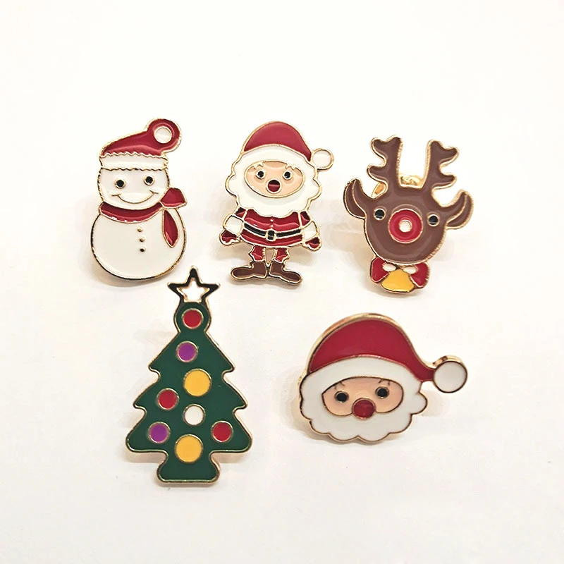 

2022 Xmas Brooches Cute Christmas Tree Deer Snowman Santa Claus Badge Women Jewelry Kids Gifts Coat Suit Small Enamel Metal Pins
