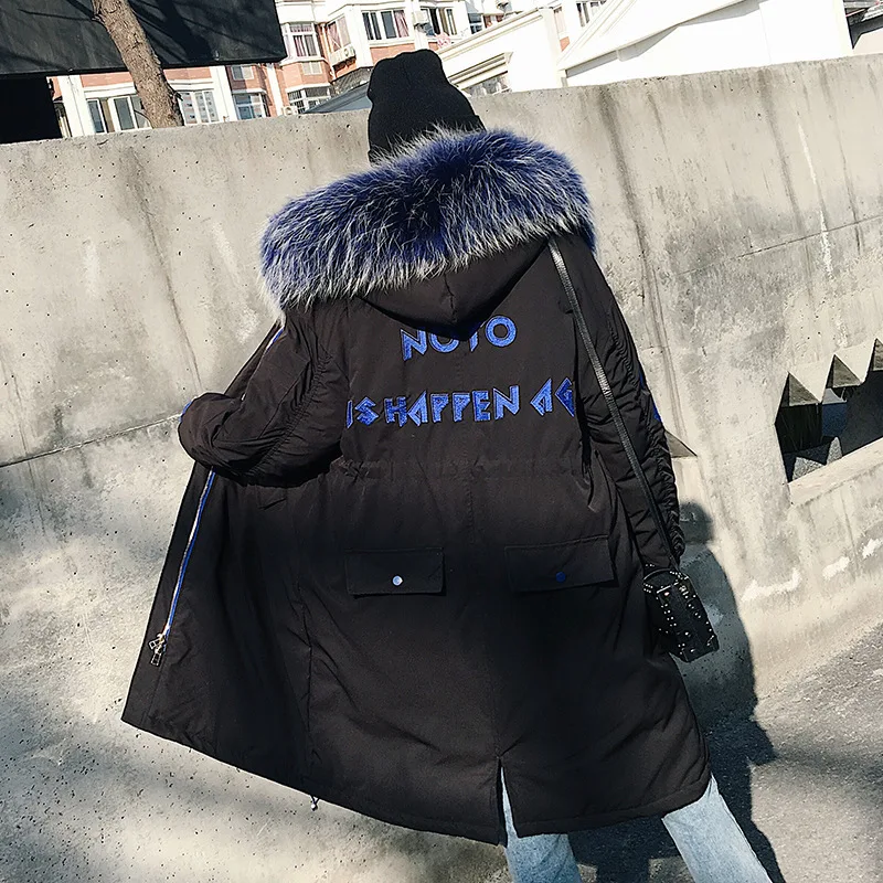 Женская зимняя куртка пуховик на 90% утином пуху с воротником из натурального меха