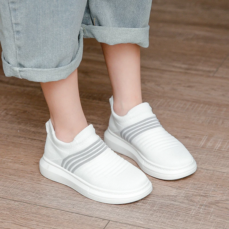 Good Quality Summer Slip on Children Soft Sport Fashion Shoes Kids Running White Breathable Sneakers for Boy Girls enlarge