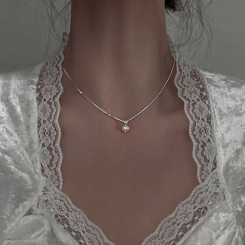 

ALLNEWME Korea Sweet Asymmetric Irregular Pearl Necklaces for Women Bling Bling Water Wave Beaded Pendant Choker Necklace Gifts