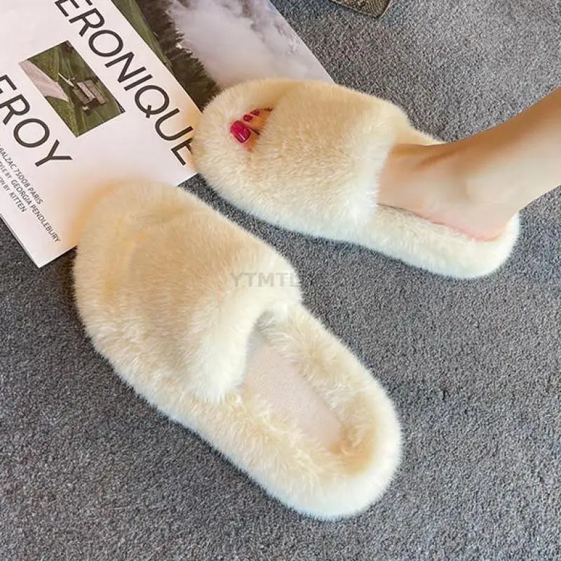 Женские домашние меховые тапочки пушистые мягкие шлепанцы на плоской подошве
