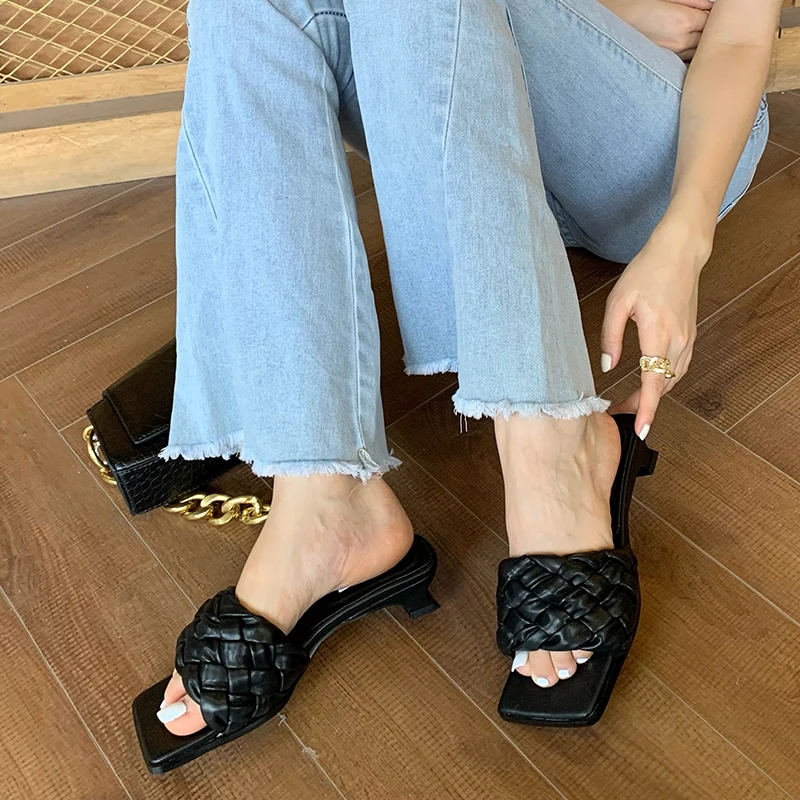 

2021 Women Slippers Shoes Fashion Summer Weave Female Sandals Square Heel Flip Flops Slides Ladies Slippers Woman Sandals