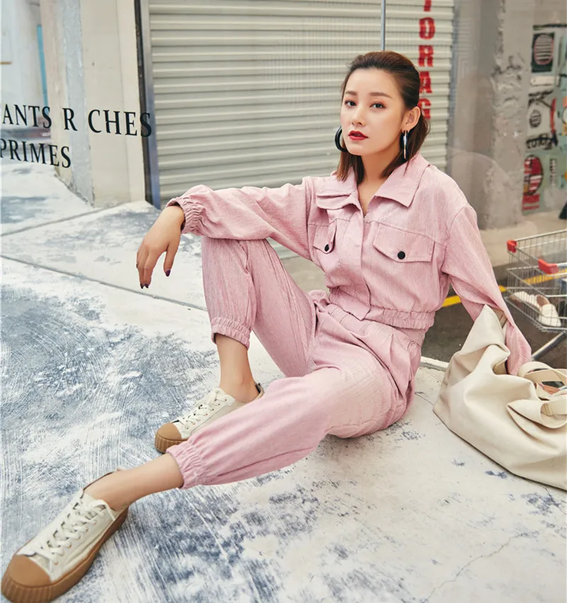 Женский офисный костюм из двух предметов укороченный пиджак с длинным рукавом и