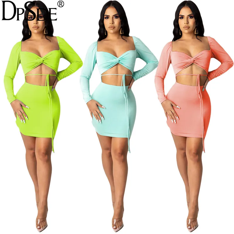 Женское короткое платье на шнуровке однотонное ажурное мини в пляжном стиле с