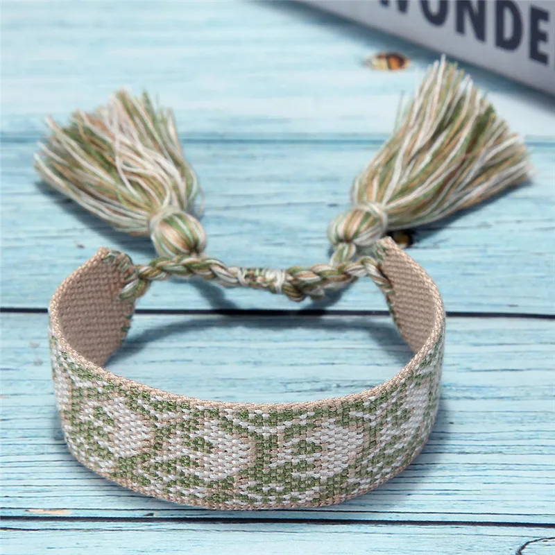 

Boho Lucky Letter Braided Bracelet for Women Love Heart Handmade Adjustable Woven Friendship Bracelet Vintage Jewelry Gift