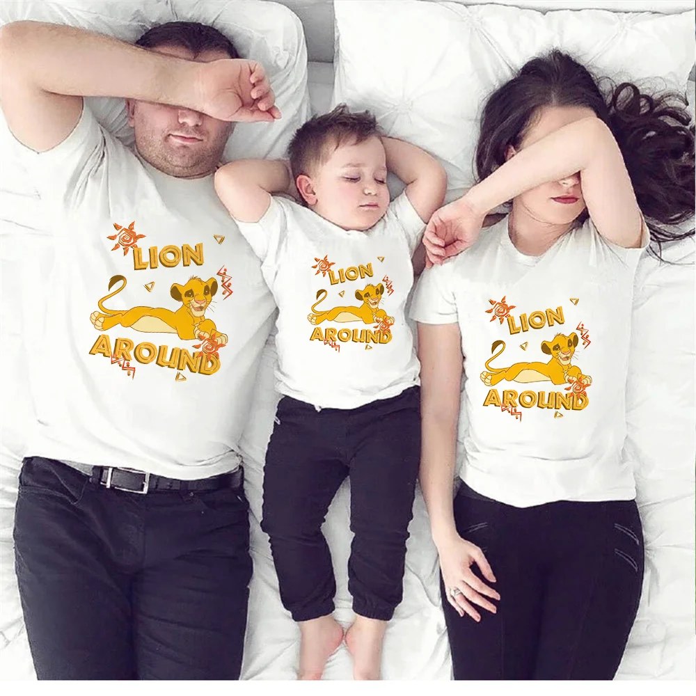 

Disney Lion King Simba Printed Family Look T Shirts Fashion Summer Father Mother Kids Tops Short Sleeve Family Matching Clothes