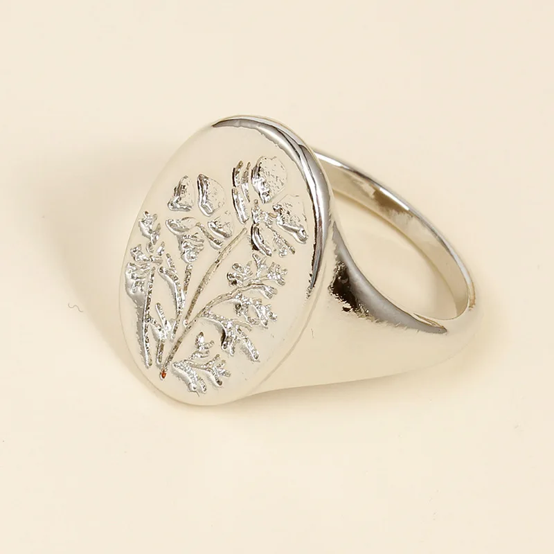 

Exquisite Oval Wild Flower Carving Pattern Ring Classic Printing Pattern Ladies Flower Hand-Carved Ring Jewelry