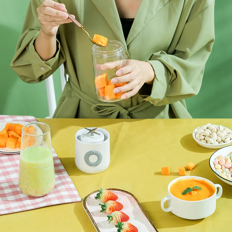 

Portable Personal Size Blender, USB Rechargeable Mini Juicer Blender for Smoothies and Shakes, 1300mAh Capacity Batteries