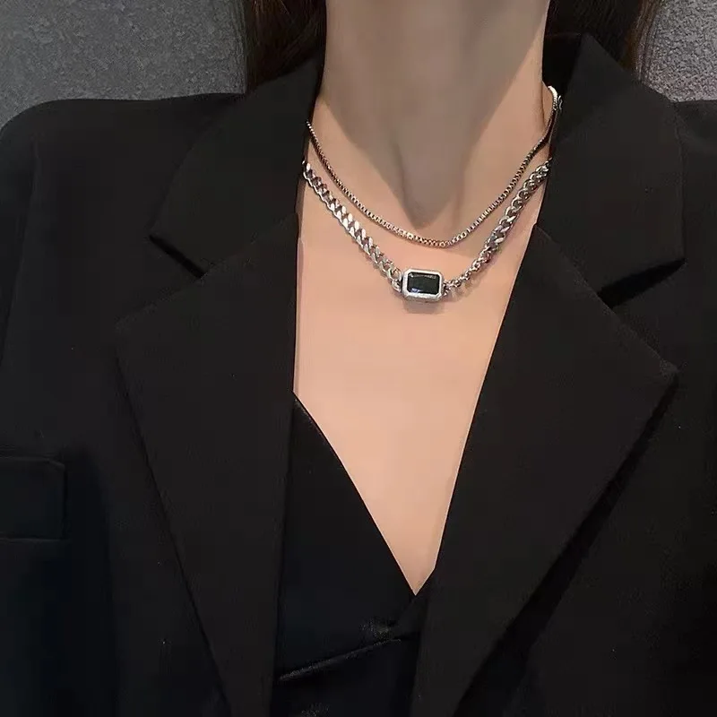 

New black e double-layer necklace wild temperament European and American design clavicle necklace wild cold wind necklace