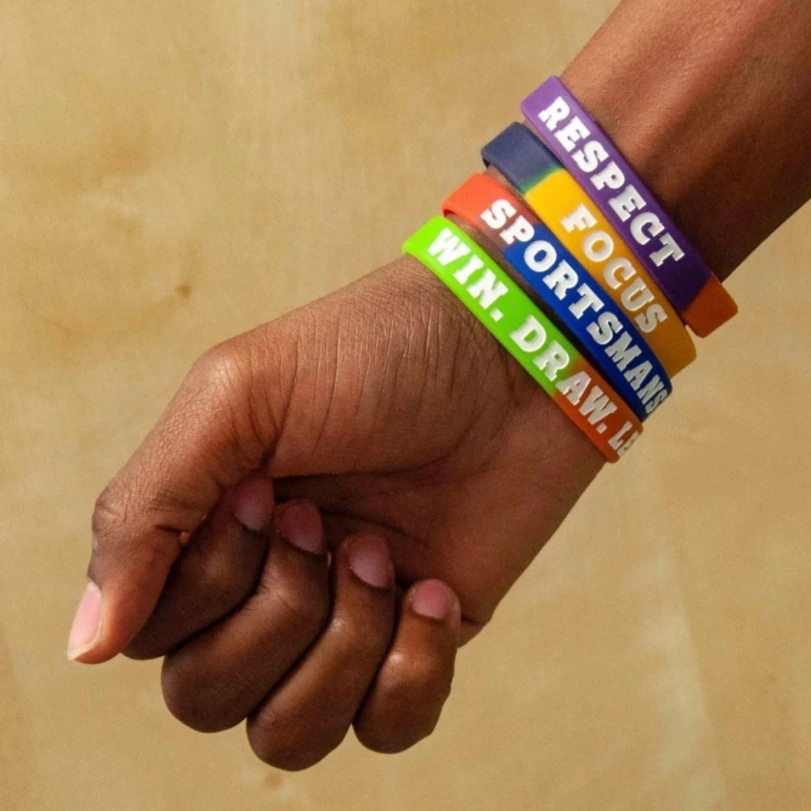 

100 Pieces Customized Silicone Bracelet Color Mixing Custom Wristband Personized Armband for Kids Students Adults