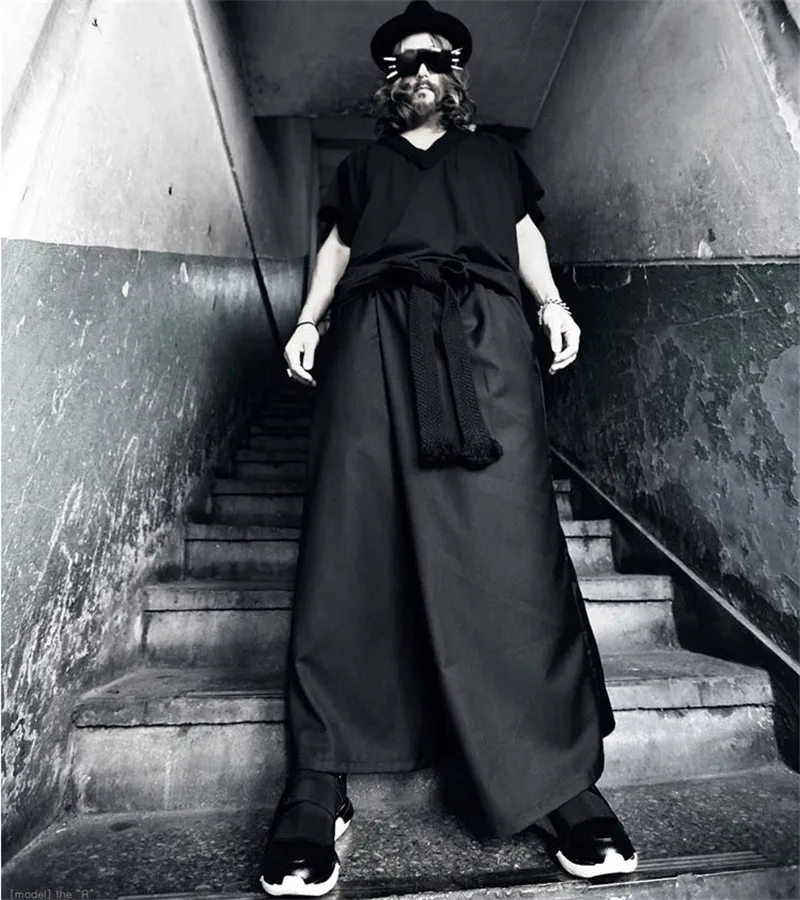 Новая версия мужской повседневной одежды свободного покроя не являющейся