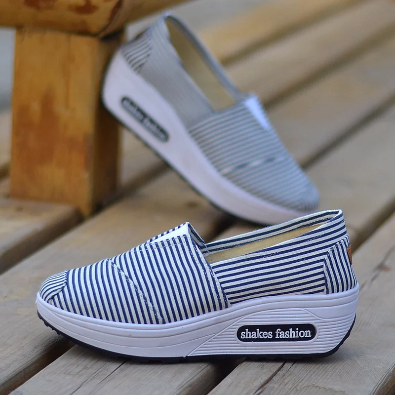 Женские кроссовки на массивной подошве повседневные холщовые высокие платформе