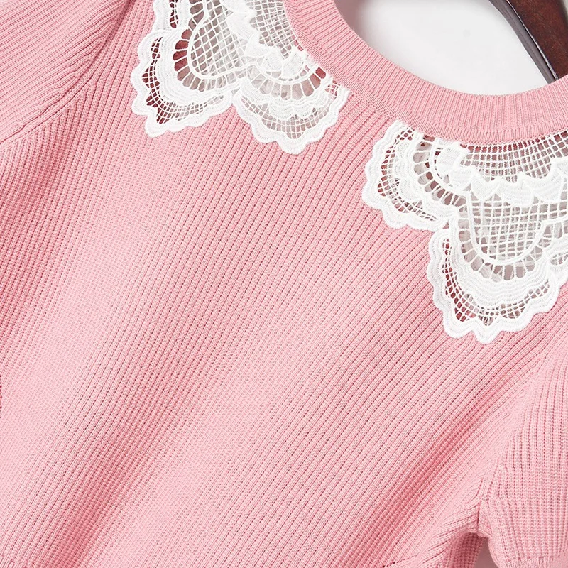 

2021 Spring Summer O-Neck Hollow Out Lace Patchwork Sweater Women Sweet Pink Short Sleeve Knitted Pullover Fashion Crop Top