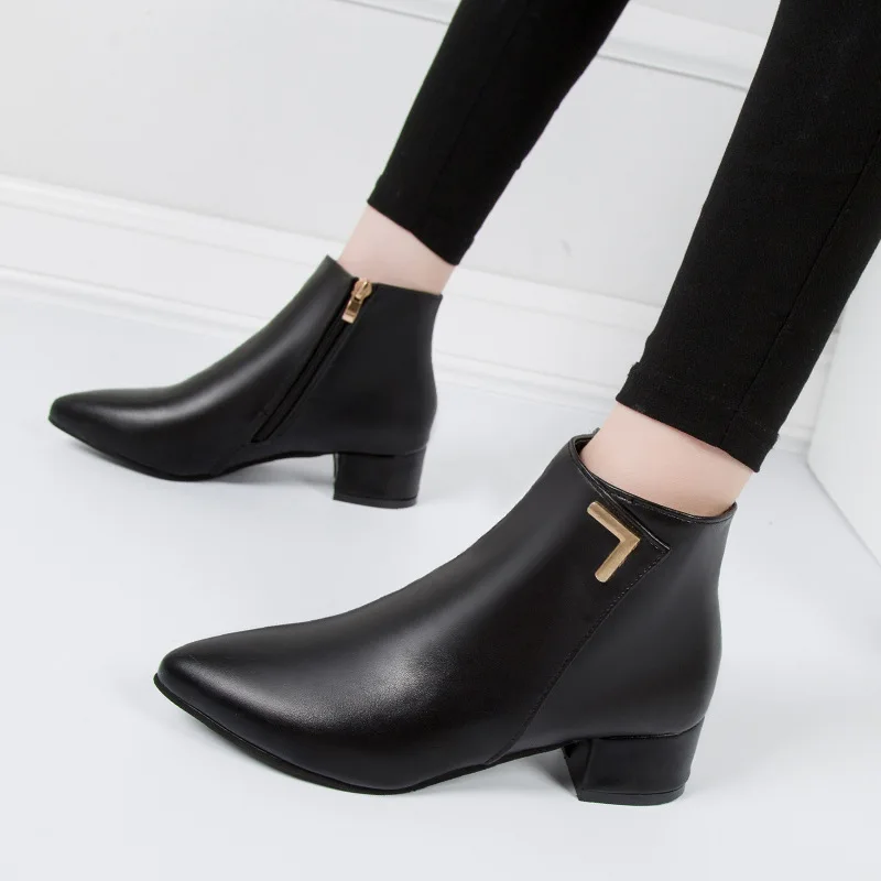 

Pointed Toe Ankle Boots Female 2021 New Fashion Women Boots Casual Smooth Leather Mid High Heels Autumn Women Shoes Botas Mujer