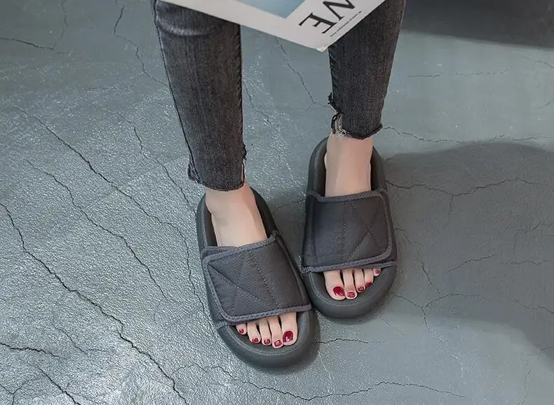 

2020 women casual versatile home durable sandals/flip flop Spring/summer candy color flat canvas outdoor beach Flat slippers