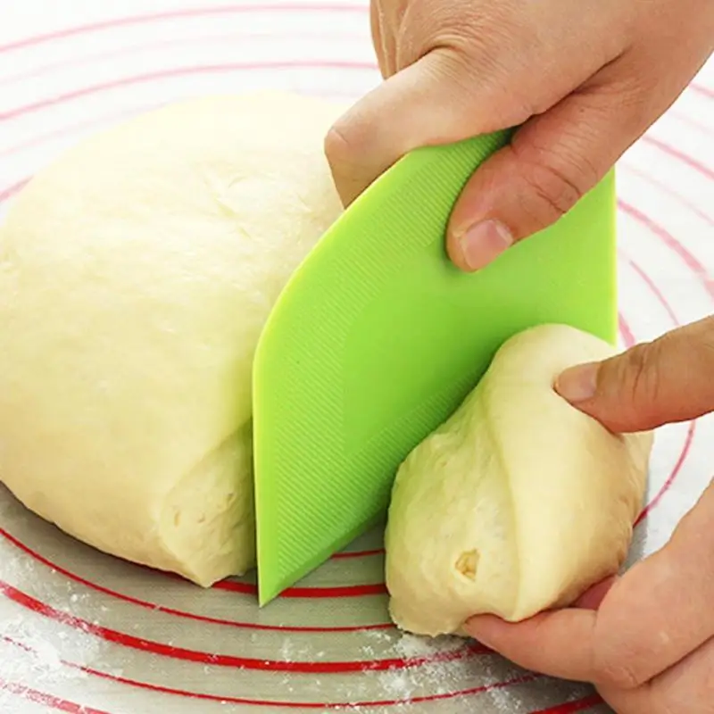 

1PC Useful Cream Spatula DIY Pastry Cutters Fondant Dough Scraper Cake Cutter Pastry Baking Tool Kitchen Accessories