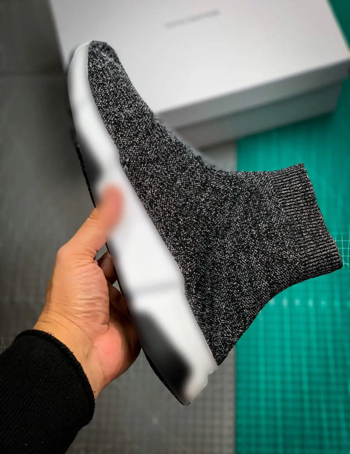 

2020 Men's High Quality Casual Knitted Lightweight Overshoes