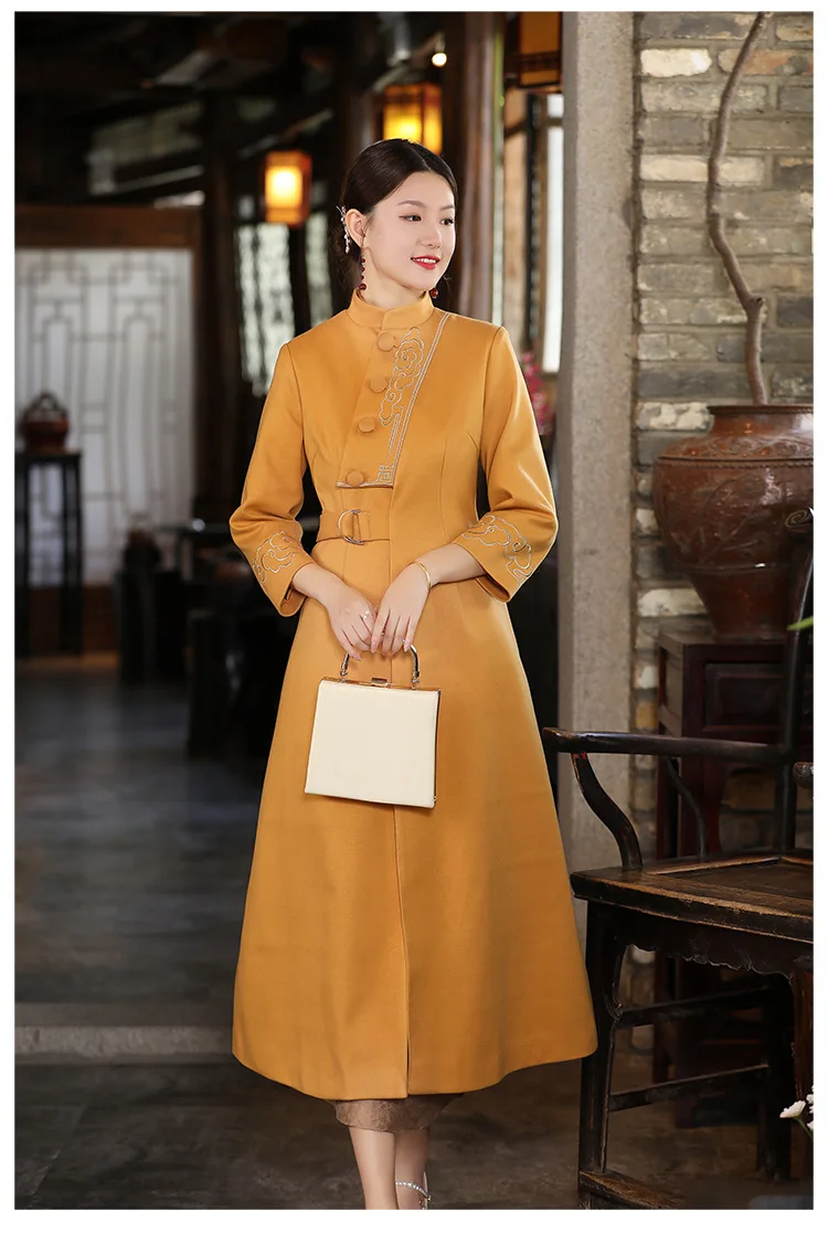 

New autumn/winter Chinese retro style Embroidered big size woolen warm improved cheongsam dress for women