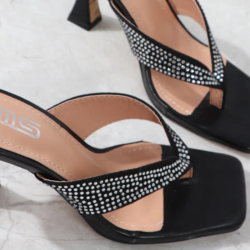 

2021 new European and American Summer Stiletto Heels for women wearing rhinestone Stiletto Sandals