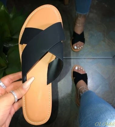 

2020 summer new comfortable wild solid color European and American sandals flat women's beach shoes slippers