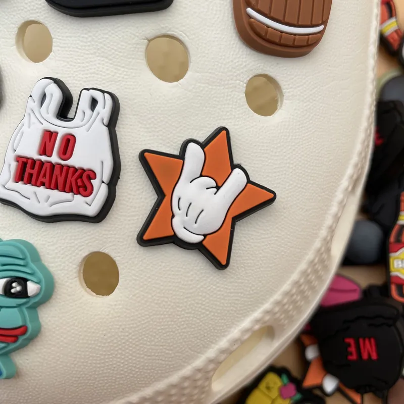 Free Shipping 1 Pieces PVC Slipper Accessories Sad Frog Heart Gesture Brown Pink Hat For  Charms Kids X-Mas Party Gifts