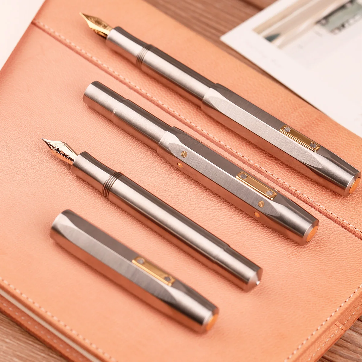 Cena Moonman RS1 Stop Tytanu Pióro Wieczne Metalowe Ośmiokątne Pióro Atramentowe Schmidt EF/F Krótkie Nity Prezent Do Pisania Pióro Do Biura Tanie Moonman RS1 Stop Tytanu Pióro Wieczne Metalowe Ośmiokątne Pióro Atramentowe Schmidt EF/F Krótkie Nity Prezent Do Pisania Pióro Do Biura