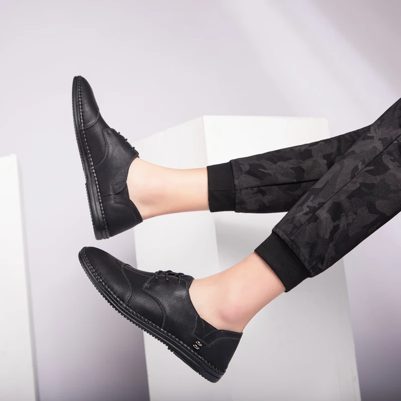 Мужские модные кожаные свадебные туфли Удобные лоферы без застежки мокасины