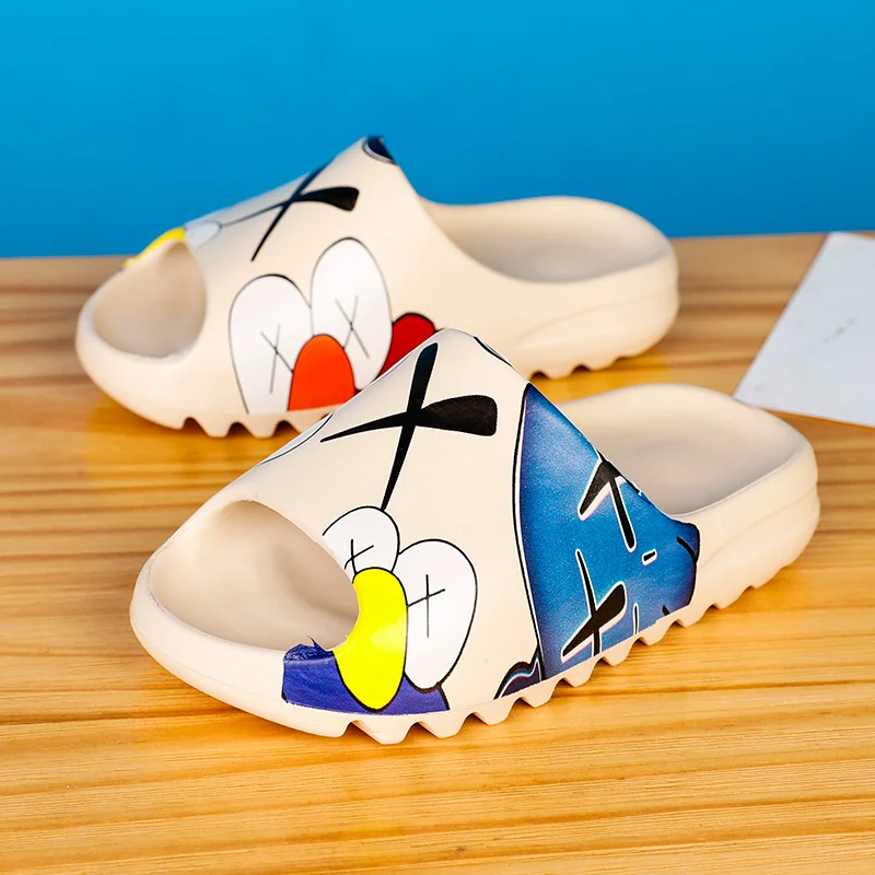 

Children Slippers Girls Summer Cute Cartoon Graffiti Beach Sandals Kids Bathroom Toddler Boys Indoor Flip Flops Baby Home Shoes